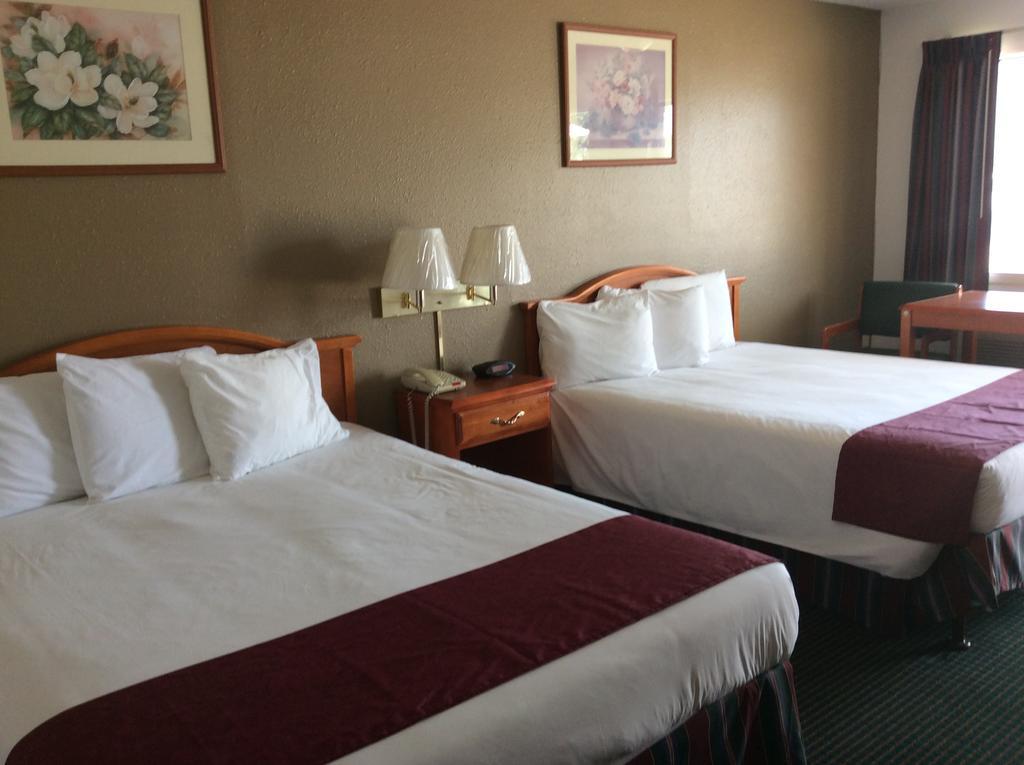 Sagamar Inn Cleburne Exterior photo
